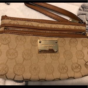 Michel Kors Wristlet